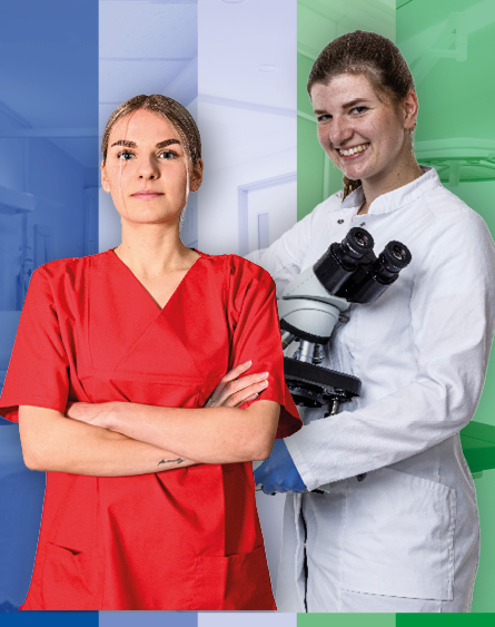 Zwei Frauen stehen nebeneinander. Die erste trägt ein rotes Outfit und hat einen entschlossenen Blick. Die zweite, in einem weißen Kittel, hält ein Mikroskop. Der Hintergrund ist in verschiedenen Farben gestaltet. Die Darstellung symbolisiert die Berufe im Gesundheitswesen und in der Forschung.